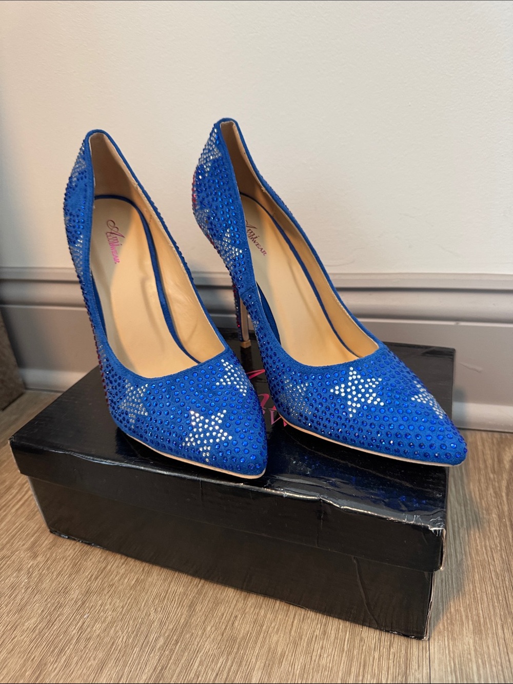Blue Crystal Star Embellished Stiletto Pumps - Women - Picture 2 of 5